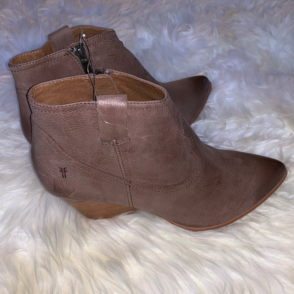 Frye Reina Bootie in Dusty Rose, Size 9.5 Boots - Picture 2 of 10